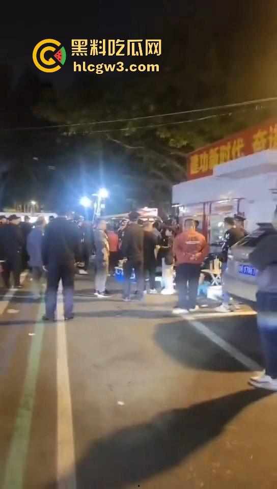 广州市海中村城管狗打商贩！冲突激烈街头变战场！真该用坦克300来对付这些城管畜生！-2