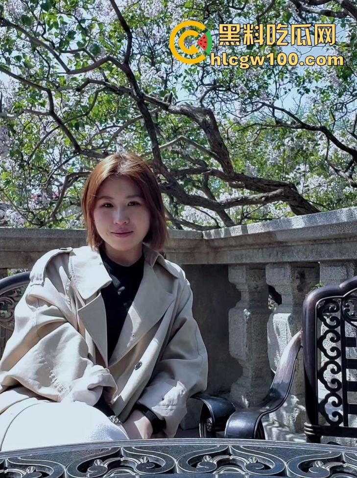 呼和浩特反差素人【童语晨】喜欢鸡巴抽脸还爱出轨刺激感，老公舔她被艹过的逼，她说这种感觉最爽！-3